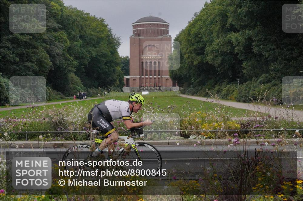 14.09.2025 - Stadtparktriathlon Michael Burmester http://msf.ph/oto/8900845 14.09.2025 09:21:10 Radfahren 339, 342, 380, 401, 404, 473, 500 meine-sportfotos.de