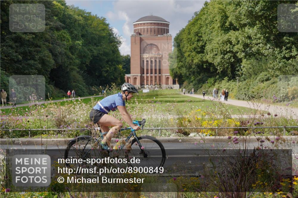 14.09.2025 - Stadtparktriathlon Michael Burmester http://msf.ph/oto/8900849 14.09.2025 13:09:01 Radfahren 1329, 1427, 1432, 1460, 1462, 1507, 1517 meine-sportfotos.de