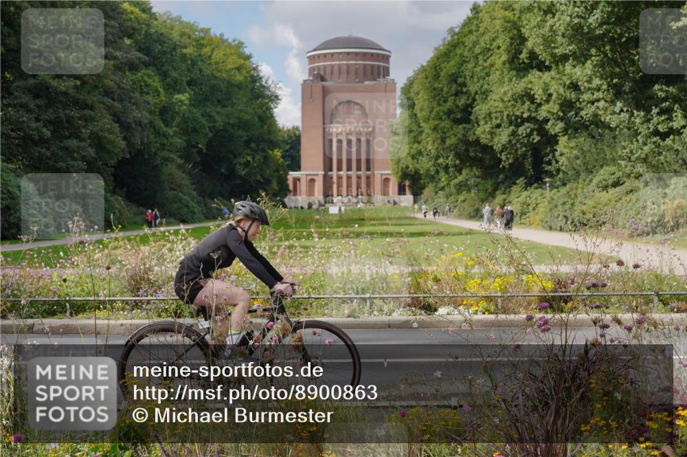 14.09.2025 - Stadtparktriathlon Michael Burmester http://msf.ph/oto/8900863 14.09.2025 13:09:07 Radfahren 1325, 1329, 1427, 1460, 1462, 1507, 1517 meine-sportfotos.de