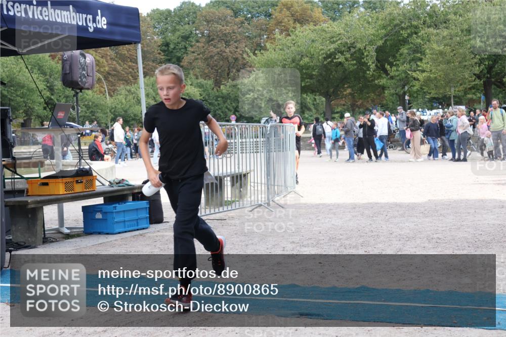 14.09.2025 - Stadtparktriathlon Strokosch-Dieckow http://msf.ph/oto/8900865 14.09.2025 14:41:18 Ziel 1727, 1744, 1748 meine-sportfotos.de