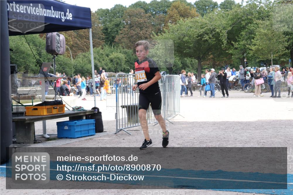 14.09.2025 - Stadtparktriathlon Strokosch-Dieckow http://msf.ph/oto/8900870 14.09.2025 14:41:21 Ziel 1744, 1748 meine-sportfotos.de