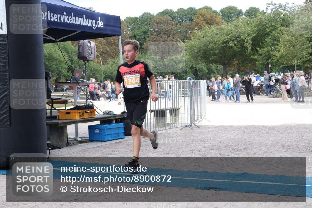 14.09.2025 - Stadtparktriathlon Strokosch-Dieckow http://msf.ph/oto/8900872 14.09.2025 14:41:21 Ziel 1744, 1748 meine-sportfotos.de