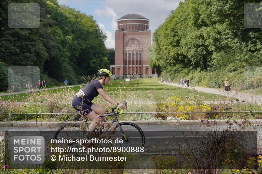 14.09.2025 - Stadtparktriathlon Michael Burmester http://msf.ph/oto/8900888 14.09.2025 13:09:19 Radfahren 1410, 1448 meine-sportfotos.de