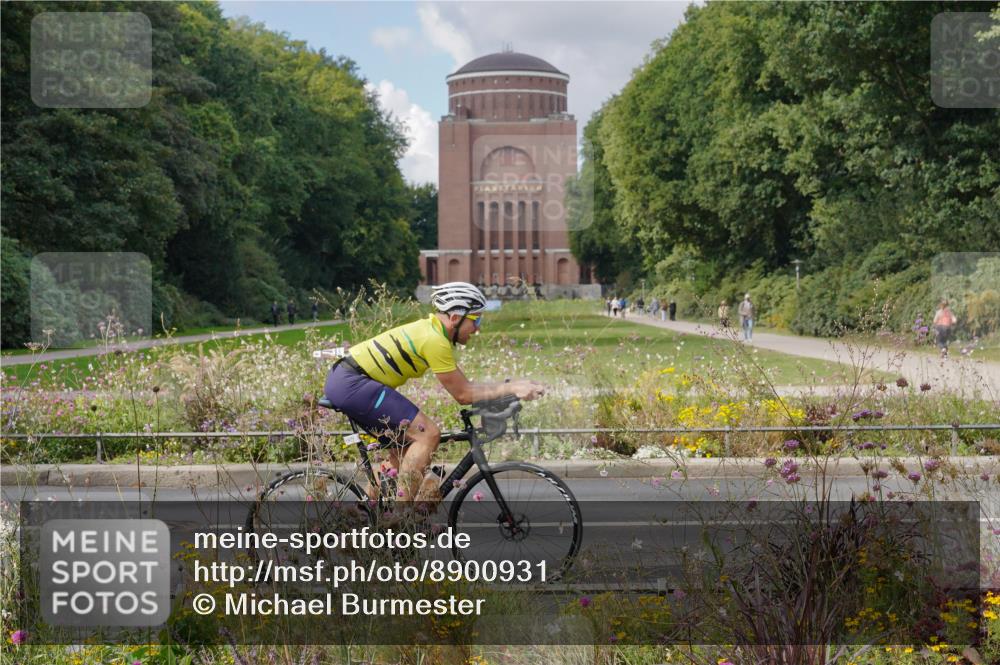14.09.2025 - Stadtparktriathlon Michael Burmester http://msf.ph/oto/8900931 14.09.2025 13:09:54 Radfahren 1447, 1453, 1477 meine-sportfotos.de