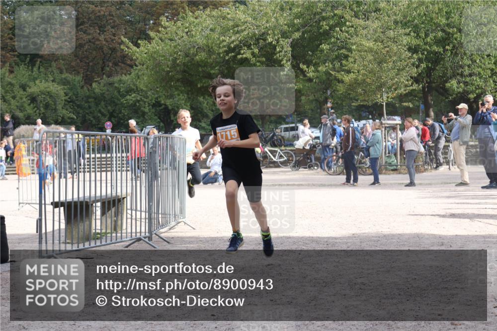 14.09.2025 - Stadtparktriathlon Strokosch-Dieckow http://msf.ph/oto/8900943 14.09.2025 14:42:50 Ziel 1715, 1750, 1779 meine-sportfotos.de