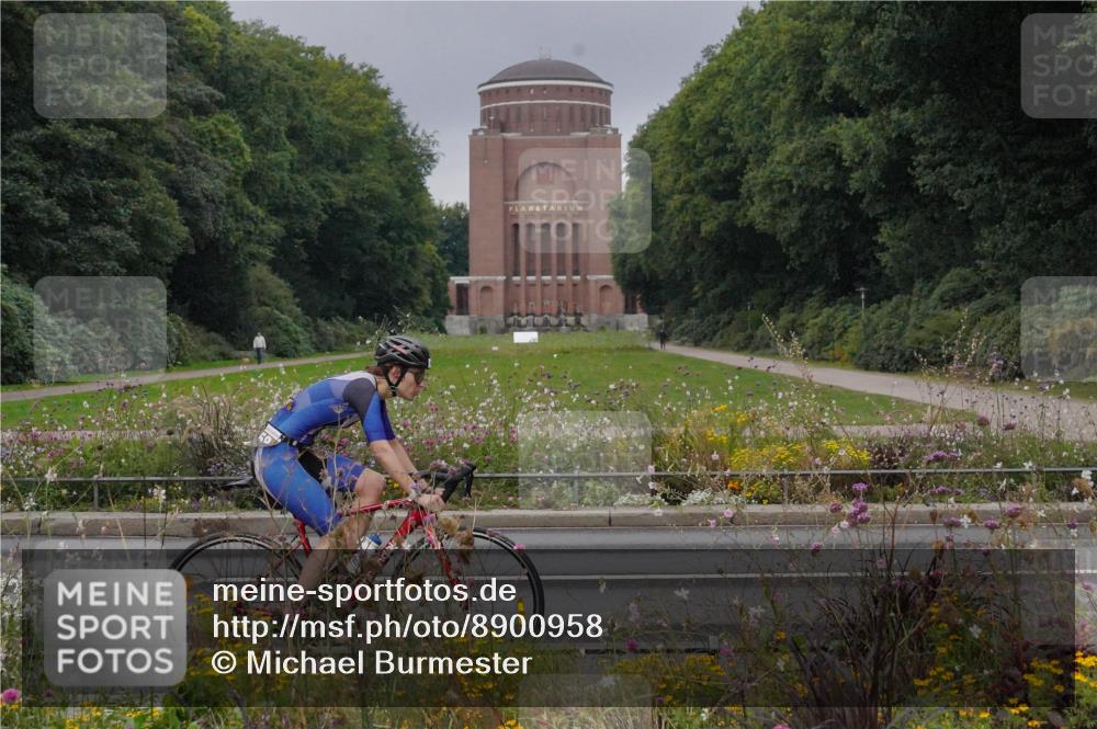 14.09.2025 - Stadtparktriathlon Michael Burmester http://msf.ph/oto/8900958 14.09.2025 09:21:55 Radfahren 337, 354, 357, 430, 451, 458, 504 meine-sportfotos.de