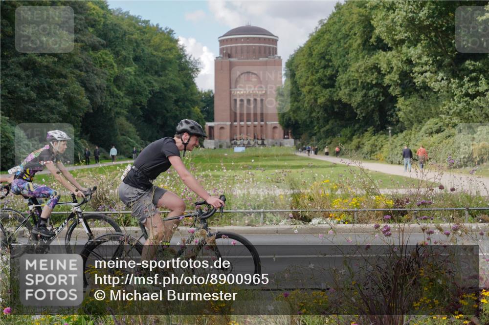 14.09.2025 - Stadtparktriathlon Michael Burmester http://msf.ph/oto/8900965 14.09.2025 13:10:19 Radfahren 1349, 1384, 1387, 1403, 1436, 1438, 1439, 1467, 1480, 1488, 1499, 1501 meine-sportfotos.de