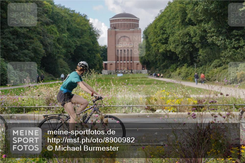 14.09.2025 - Stadtparktriathlon Michael Burmester http://msf.ph/oto/8900982 14.09.2025 13:10:24 Radfahren 1349, 1387, 1436, 1438, 1439, 1467, 1488, 1489, 1499, 1501 meine-sportfotos.de