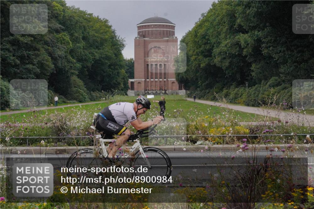 14.09.2025 - Stadtparktriathlon Michael Burmester http://msf.ph/oto/8900984 14.09.2025 09:22:07 Radfahren 410, 413, 414 meine-sportfotos.de