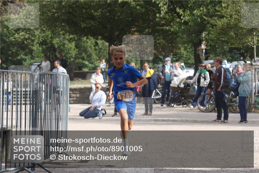 14.09.2025 - Stadtparktriathlon Strokosch-Dieckow http://msf.ph/oto/8901005 14.09.2025 14:43:20 Ziel 1749 meine-sportfotos.de