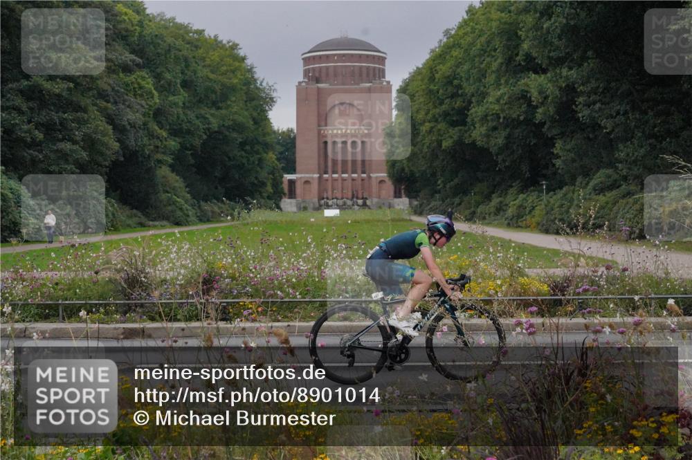 14.09.2025 - Stadtparktriathlon Michael Burmester http://msf.ph/oto/8901014 14.09.2025 09:22:22 Radfahren 311, 348, 361, 367, 392, 398, 432, 466, 487 meine-sportfotos.de