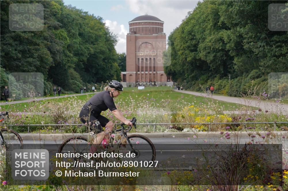 14.09.2025 - Stadtparktriathlon Michael Burmester http://msf.ph/oto/8901027 14.09.2025 13:10:44 Radfahren 1341, 1342, 1380, 1414, 1431, 1476, 1493, 1519 meine-sportfotos.de