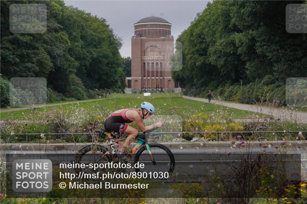 14.09.2025 - Stadtparktriathlon Michael Burmester http://msf.ph/oto/8901030 14.09.2025 09:22:31 Radfahren 367, 376, 418, 435, 437, 466 meine-sportfotos.de