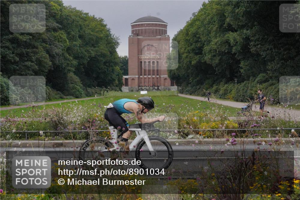14.09.2025 - Stadtparktriathlon Michael Burmester http://msf.ph/oto/8901034 14.09.2025 09:22:34 Radfahren 367, 376, 418, 435, 437, 466 meine-sportfotos.de