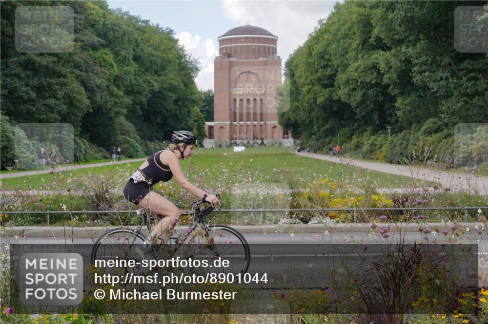 14.09.2025 - Stadtparktriathlon Michael Burmester http://msf.ph/oto/8901044 14.09.2025 13:11:02 Radfahren 1450 meine-sportfotos.de