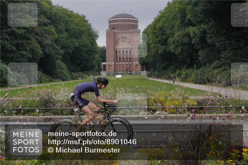 14.09.2025 - Stadtparktriathlon Michael Burmester http://msf.ph/oto/8901046 14.09.2025 09:22:37 Radfahren 328, 376, 418, 435, 437 meine-sportfotos.de