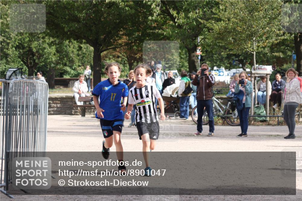 14.09.2025 - Stadtparktriathlon Strokosch-Dieckow http://msf.ph/oto/8901047 14.09.2025 14:43:46 Ziel 1713, 1714 meine-sportfotos.de