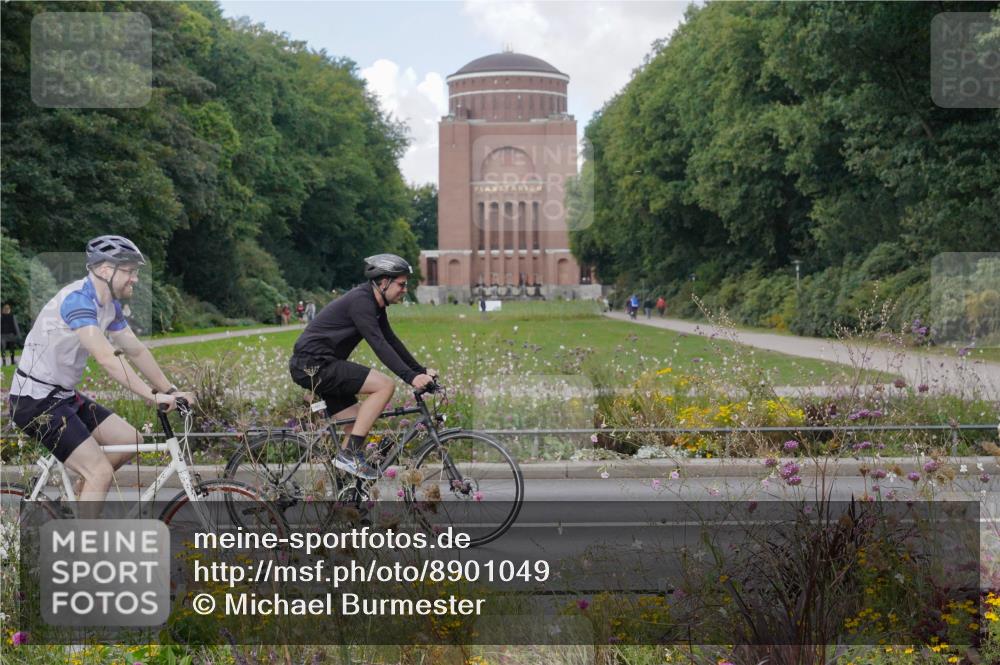 14.09.2025 - Stadtparktriathlon Michael Burmester http://msf.ph/oto/8901049 14.09.2025 13:11:25 Radfahren 1374, 1389, 1463, 1473, 1475, 1497, 1551 meine-sportfotos.de