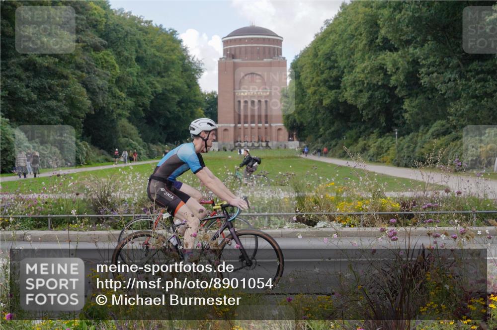 14.09.2025 - Stadtparktriathlon Michael Burmester http://msf.ph/oto/8901054 14.09.2025 13:11:31 Radfahren 1374, 1389, 1397, 1434, 1463, 1473, 1475, 1497, 1551 meine-sportfotos.de