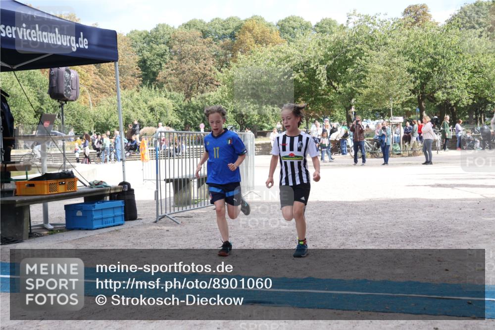 14.09.2025 - Stadtparktriathlon Strokosch-Dieckow http://msf.ph/oto/8901060 14.09.2025 14:43:48 Ziel 1713, 1714 meine-sportfotos.de