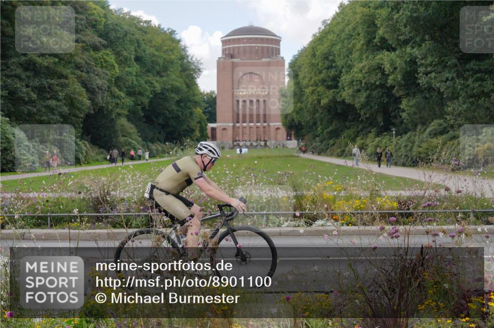 14.09.2025 - Stadtparktriathlon Michael Burmester http://msf.ph/oto/8901100 14.09.2025 13:12:00 Radfahren 1275, 1357, 1394, 1465, 1545 meine-sportfotos.de