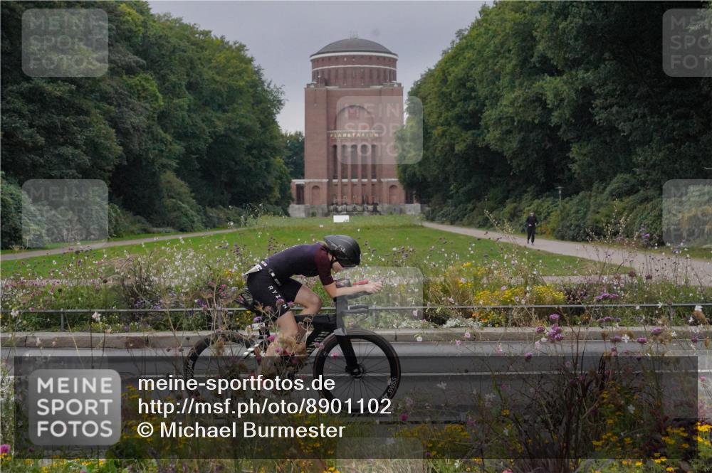 14.09.2025 - Stadtparktriathlon Michael Burmester http://msf.ph/oto/8901102 14.09.2025 09:23:09 Radfahren 408, 416, 434, 446, 460, 462, 484, 501 meine-sportfotos.de