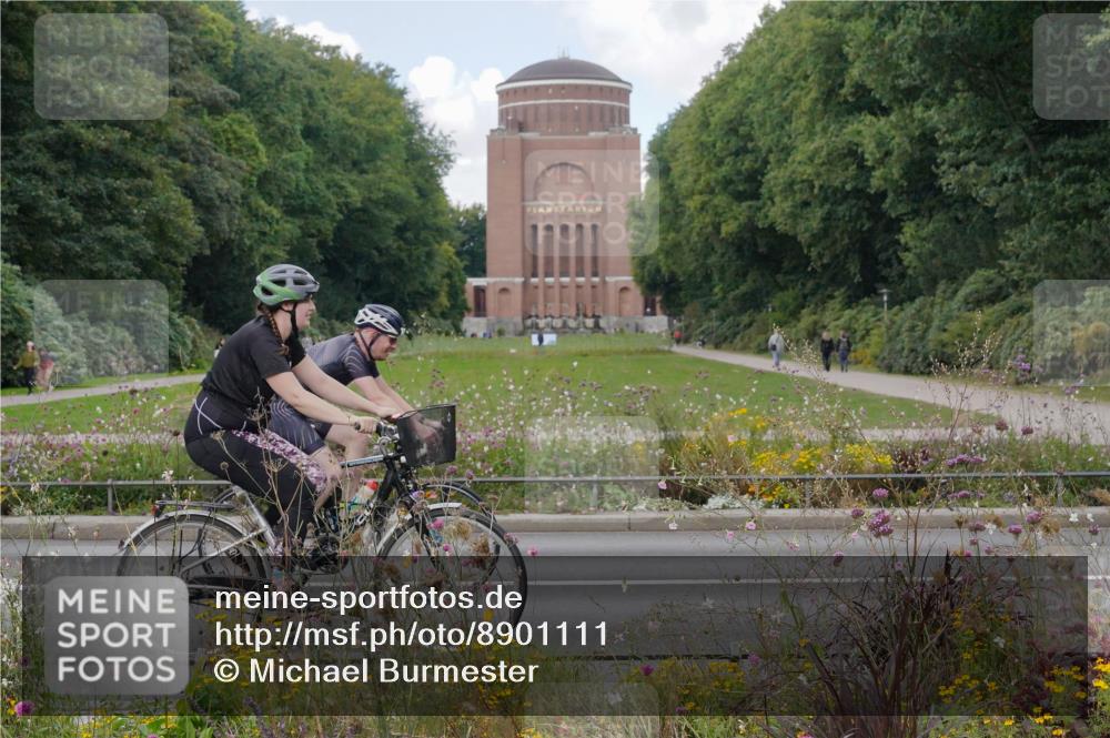 14.09.2025 - Stadtparktriathlon Michael Burmester http://msf.ph/oto/8901111 14.09.2025 13:12:06 Radfahren 1275, 1326, 1357, 1394, 1429, 1465, 1472, 1545, 1558 meine-sportfotos.de