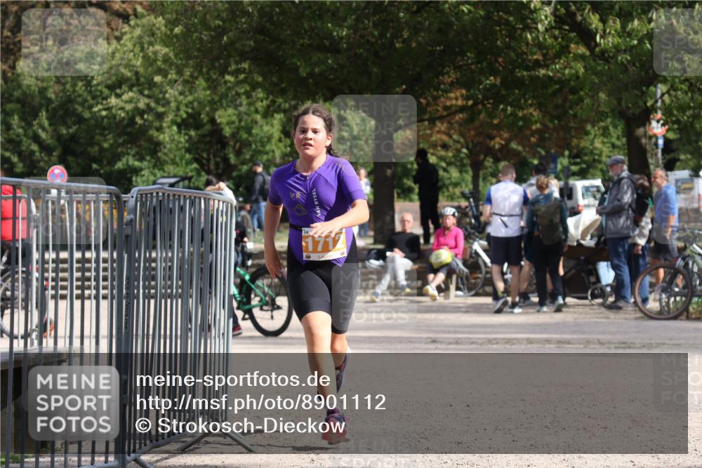 14.09.2025 - Stadtparktriathlon Strokosch-Dieckow http://msf.ph/oto/8901112 14.09.2025 14:45:37 Ziel 1712 meine-sportfotos.de