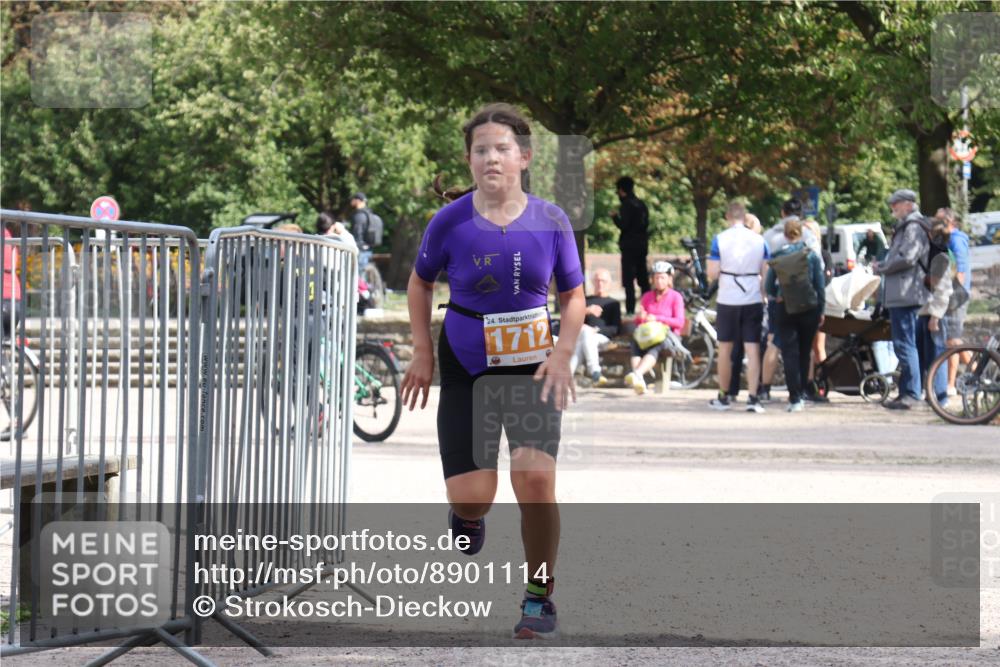 14.09.2025 - Stadtparktriathlon Strokosch-Dieckow http://msf.ph/oto/8901114 14.09.2025 14:45:37 Ziel 1712 meine-sportfotos.de