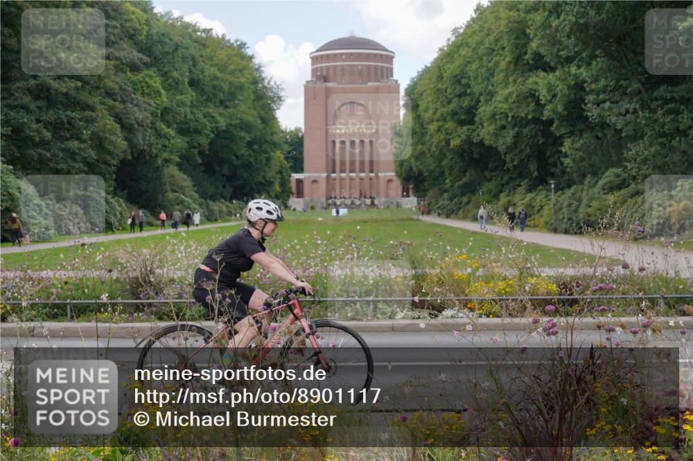 14.09.2025 - Stadtparktriathlon Michael Burmester http://msf.ph/oto/8901117 14.09.2025 13:12:08 Radfahren 1275, 1326, 1394, 1429, 1465, 1472, 1545, 1558 meine-sportfotos.de