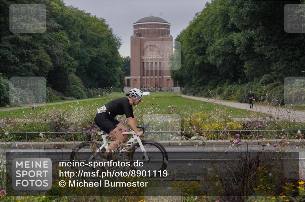 14.09.2025 - Stadtparktriathlon Michael Burmester http://msf.ph/oto/8901119 14.09.2025 09:23:14 Radfahren 312, 402, 408, 416, 434, 446, 484, 501 meine-sportfotos.de