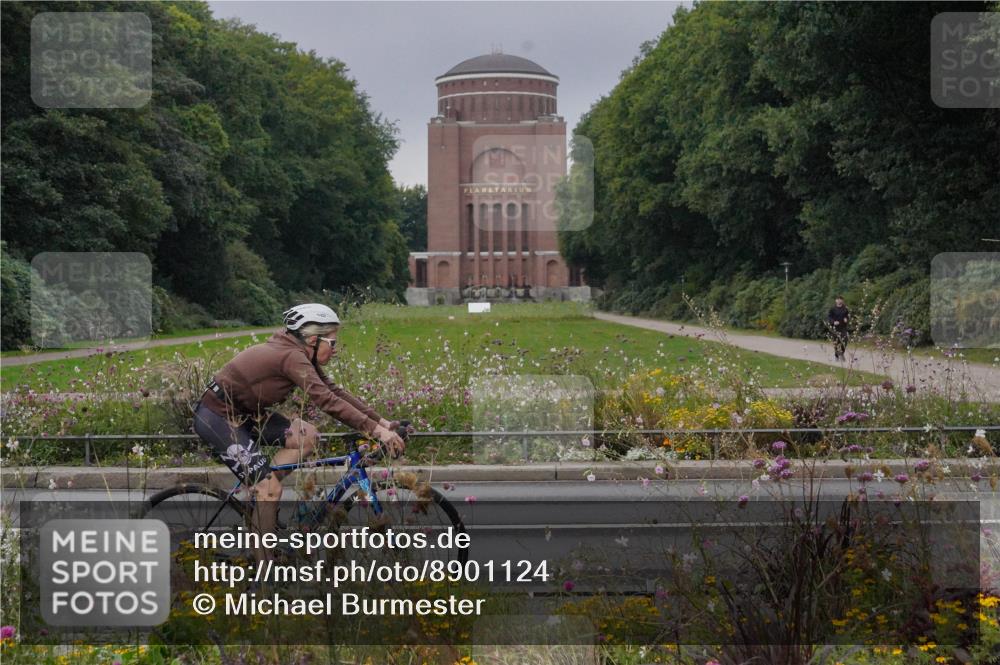 14.09.2025 - Stadtparktriathlon Michael Burmester http://msf.ph/oto/8901124 14.09.2025 09:23:15 Radfahren 312, 402, 408, 416, 434, 446, 484, 501 meine-sportfotos.de