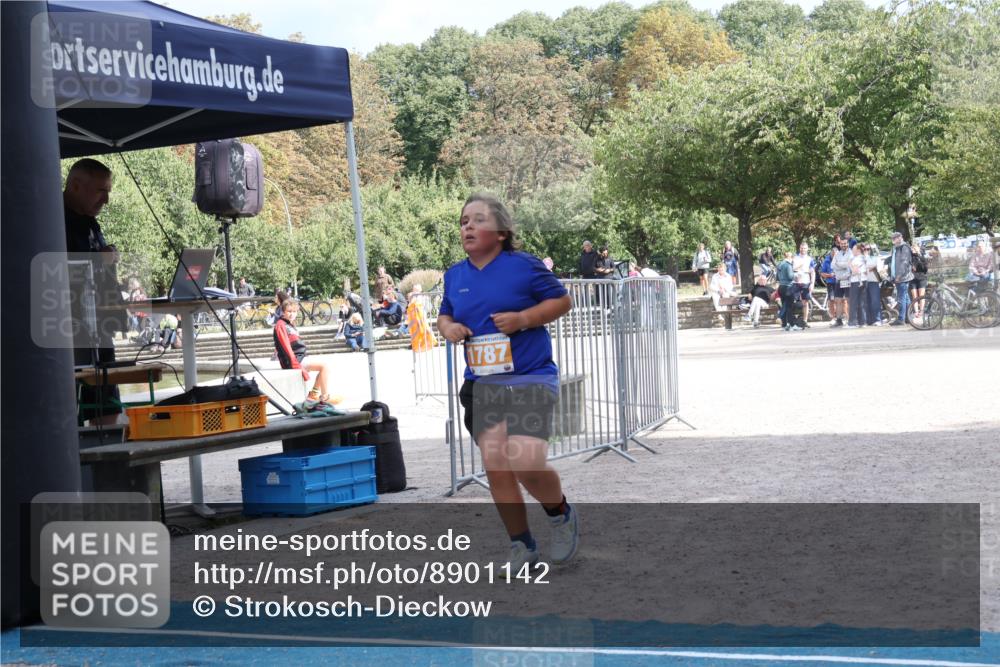 14.09.2025 - Stadtparktriathlon Strokosch-Dieckow http://msf.ph/oto/8901142 14.09.2025 14:47:16 Ziel 1787 meine-sportfotos.de