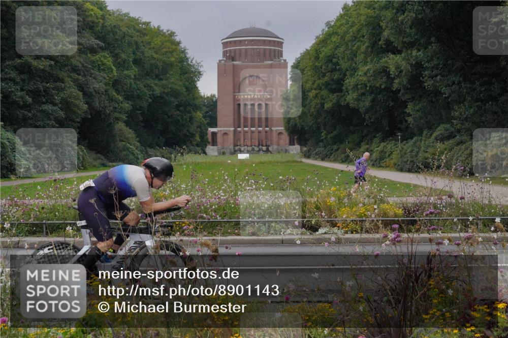 14.09.2025 - Stadtparktriathlon Michael Burmester http://msf.ph/oto/8901143 14.09.2025 09:23:20 Radfahren 312, 360, 402, 408, 416, 446, 463 meine-sportfotos.de