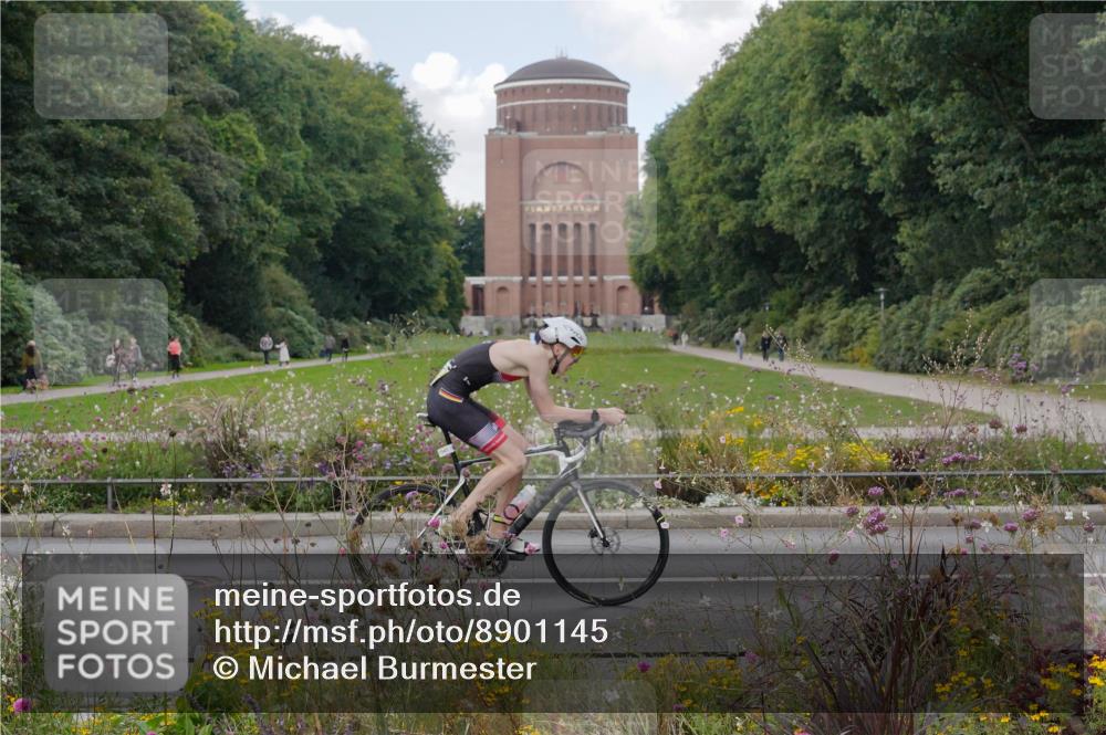 14.09.2025 - Stadtparktriathlon Michael Burmester http://msf.ph/oto/8901145 14.09.2025 13:12:23 Radfahren 1370, 1511, 1537, 1543 meine-sportfotos.de