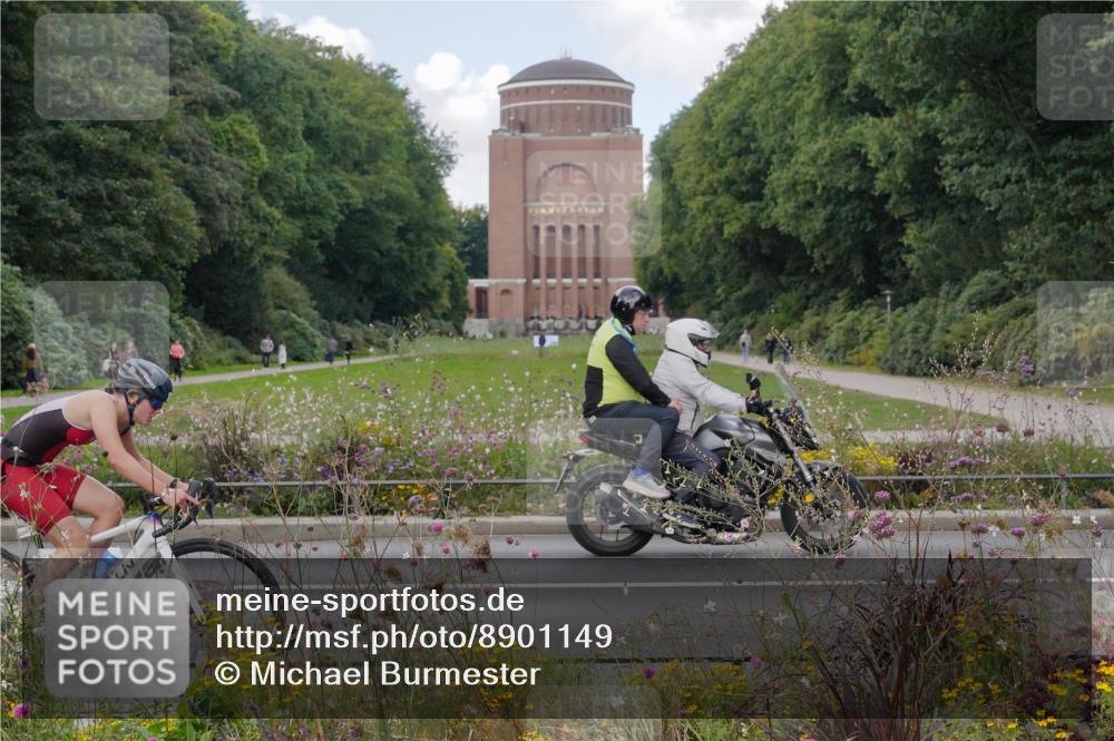 14.09.2025 - Stadtparktriathlon Michael Burmester http://msf.ph/oto/8901149 14.09.2025 13:12:23 Radfahren 1370, 1511, 1537, 1543 meine-sportfotos.de