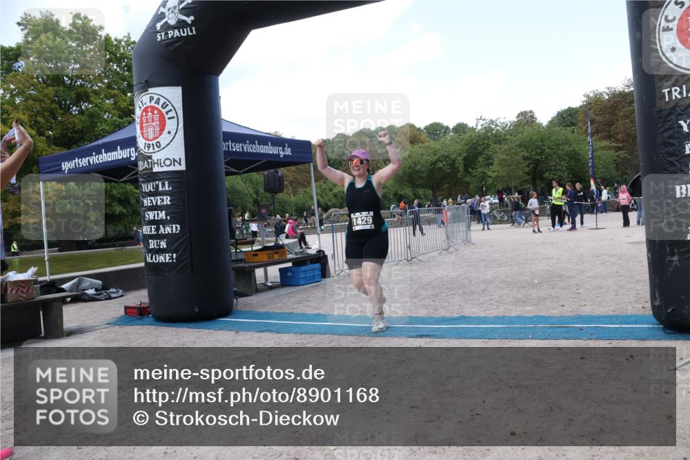 14.09.2025 - Stadtparktriathlon Strokosch-Dieckow http://msf.ph/oto/8901168 14.09.2025 14:58:53 Ziel 1429 meine-sportfotos.de