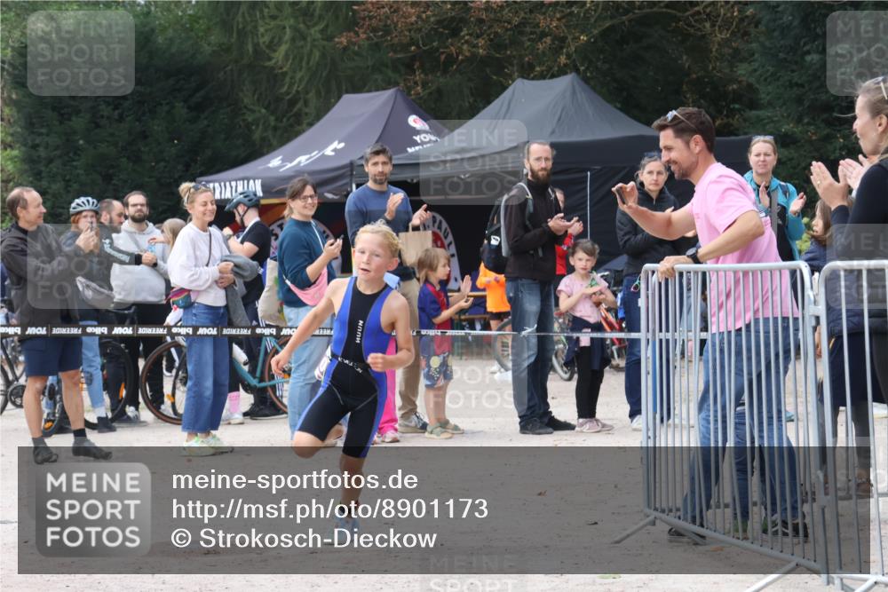 14.09.2025 - Stadtparktriathlon Strokosch-Dieckow http://msf.ph/oto/8901173 14.09.2025 15:01:02 Ziel 1810 meine-sportfotos.de