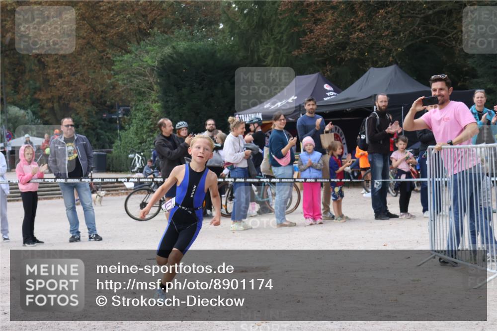 14.09.2025 - Stadtparktriathlon Strokosch-Dieckow http://msf.ph/oto/8901174 14.09.2025 15:01:03 Ziel 1810 meine-sportfotos.de