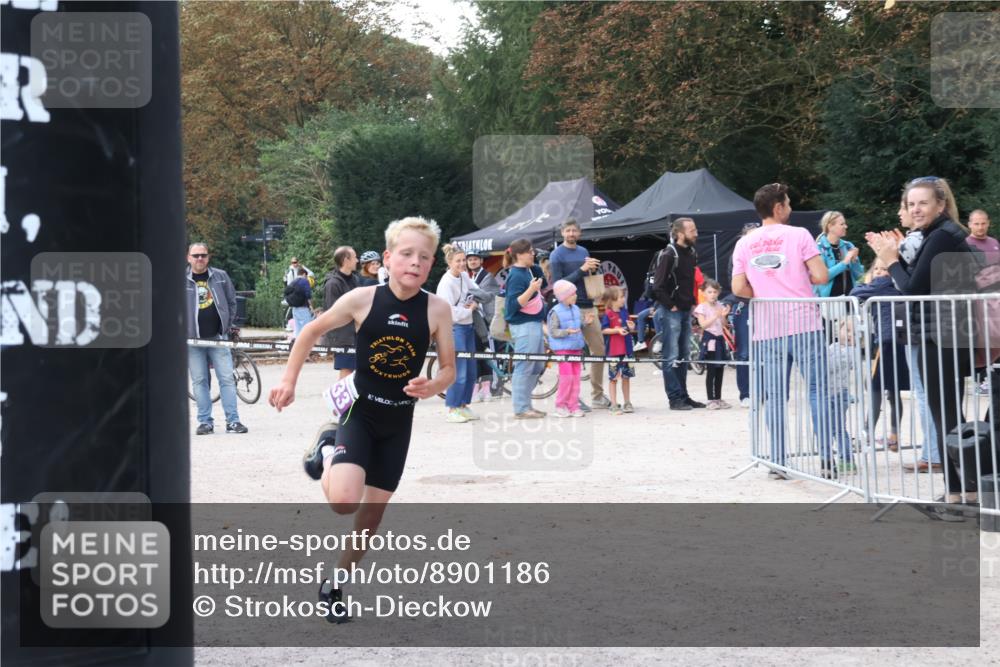 14.09.2025 - Stadtparktriathlon Strokosch-Dieckow http://msf.ph/oto/8901186 14.09.2025 15:01:25 Ziel 1833 meine-sportfotos.de