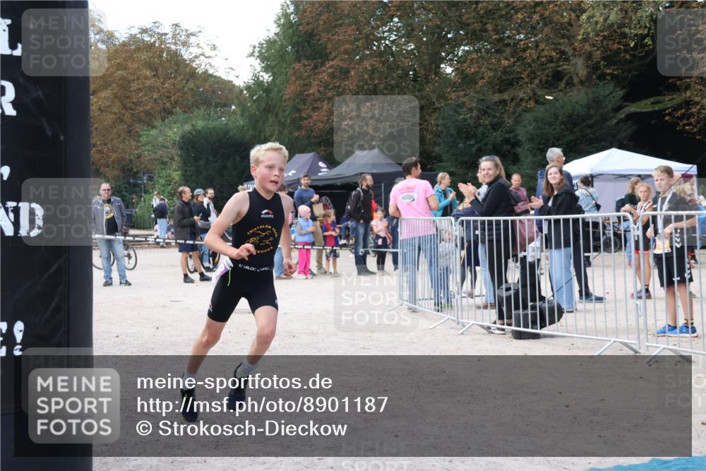 14.09.2025 - Stadtparktriathlon Strokosch-Dieckow http://msf.ph/oto/8901187 14.09.2025 15:01:26 Ziel 1833 meine-sportfotos.de
