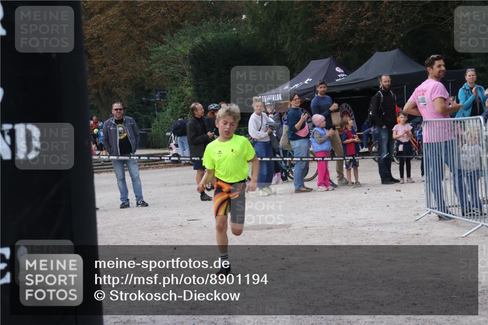 14.09.2025 - Stadtparktriathlon Strokosch-Dieckow http://msf.ph/oto/8901194 14.09.2025 15:01:32 Ziel 1833, 1843 meine-sportfotos.de
