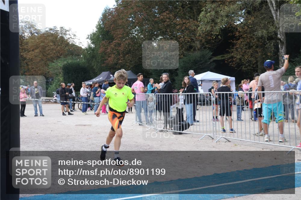 14.09.2025 - Stadtparktriathlon Strokosch-Dieckow http://msf.ph/oto/8901199 14.09.2025 15:01:33 Ziel 1833, 1843 meine-sportfotos.de