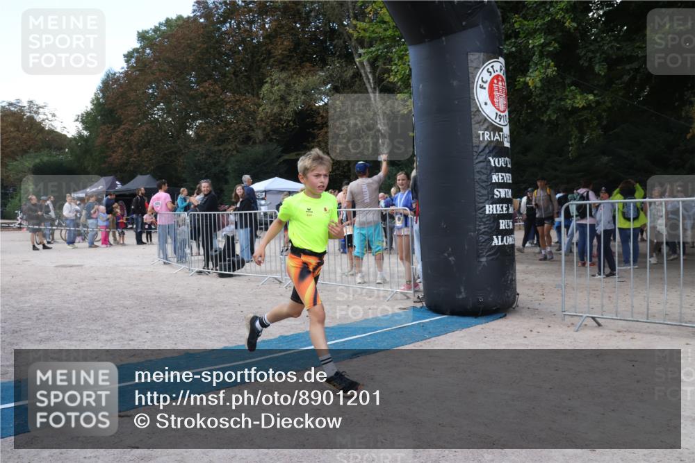 14.09.2025 - Stadtparktriathlon Strokosch-Dieckow http://msf.ph/oto/8901201 14.09.2025 15:01:34 Ziel 1827, 1843 meine-sportfotos.de