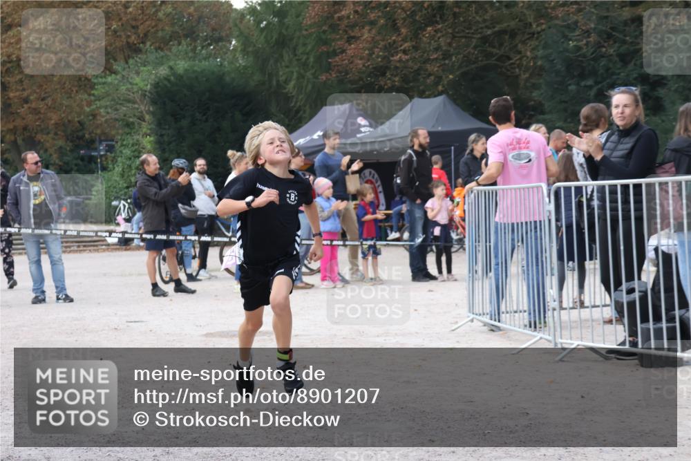 14.09.2025 - Stadtparktriathlon Strokosch-Dieckow http://msf.ph/oto/8901207 14.09.2025 15:01:40 Ziel 1808, 1827, 1841, 1843 meine-sportfotos.de