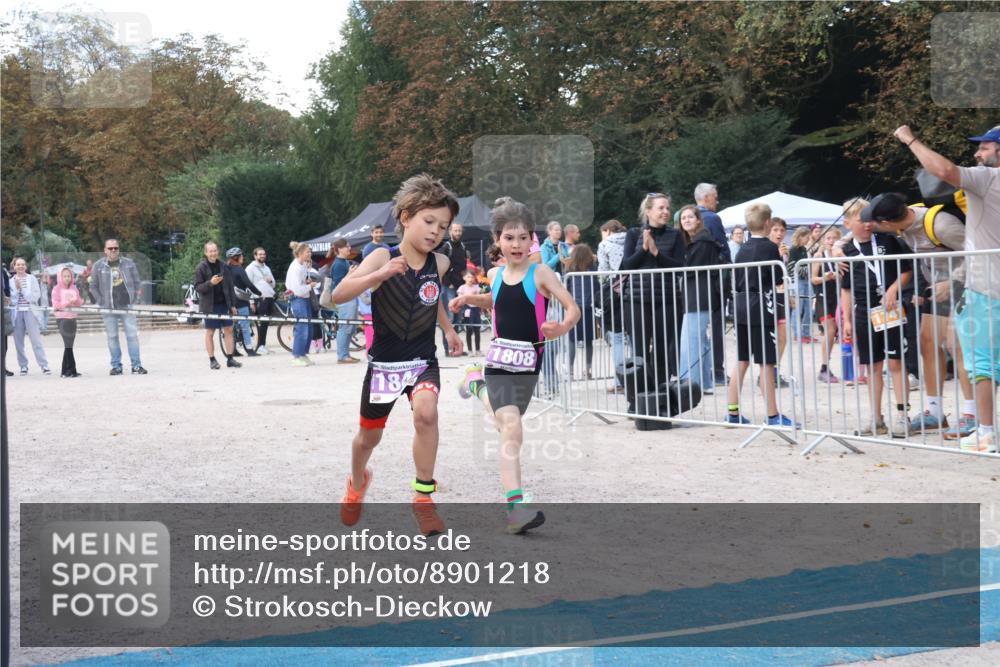 14.09.2025 - Stadtparktriathlon Strokosch-Dieckow http://msf.ph/oto/8901218 14.09.2025 15:01:45 Ziel 1808, 1827, 1841 meine-sportfotos.de