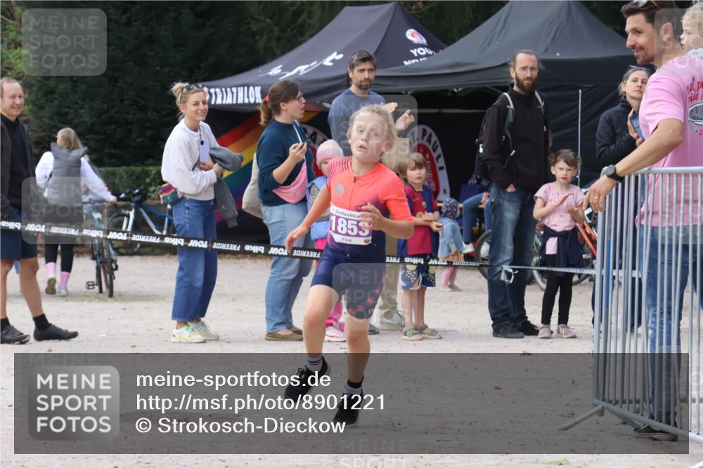 14.09.2025 - Stadtparktriathlon Strokosch-Dieckow http://msf.ph/oto/8901221 14.09.2025 15:02:05 Ziel 1853 meine-sportfotos.de
