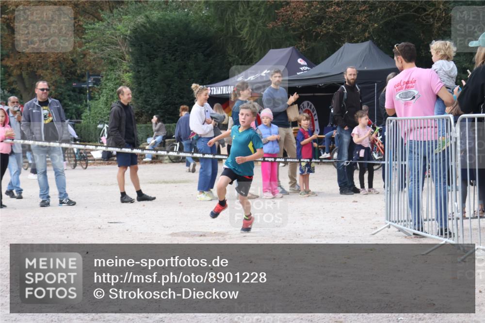 14.09.2025 - Stadtparktriathlon Strokosch-Dieckow http://msf.ph/oto/8901228 14.09.2025 15:02:14 Ziel 1842, 1853, 1858 meine-sportfotos.de