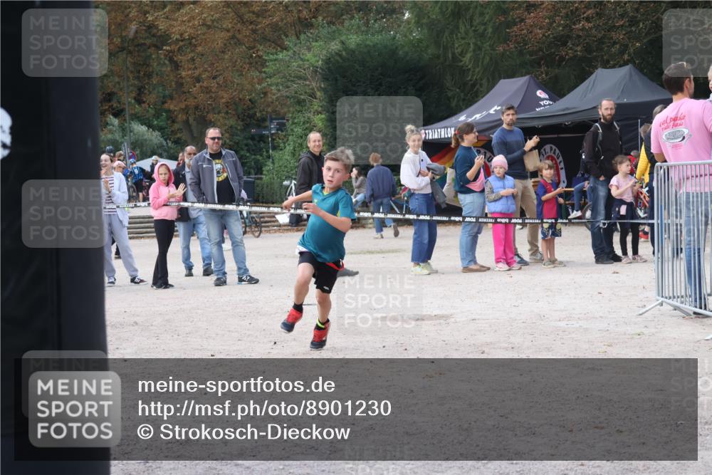 14.09.2025 - Stadtparktriathlon Strokosch-Dieckow http://msf.ph/oto/8901230 14.09.2025 15:02:14 Ziel 1842, 1853, 1858 meine-sportfotos.de