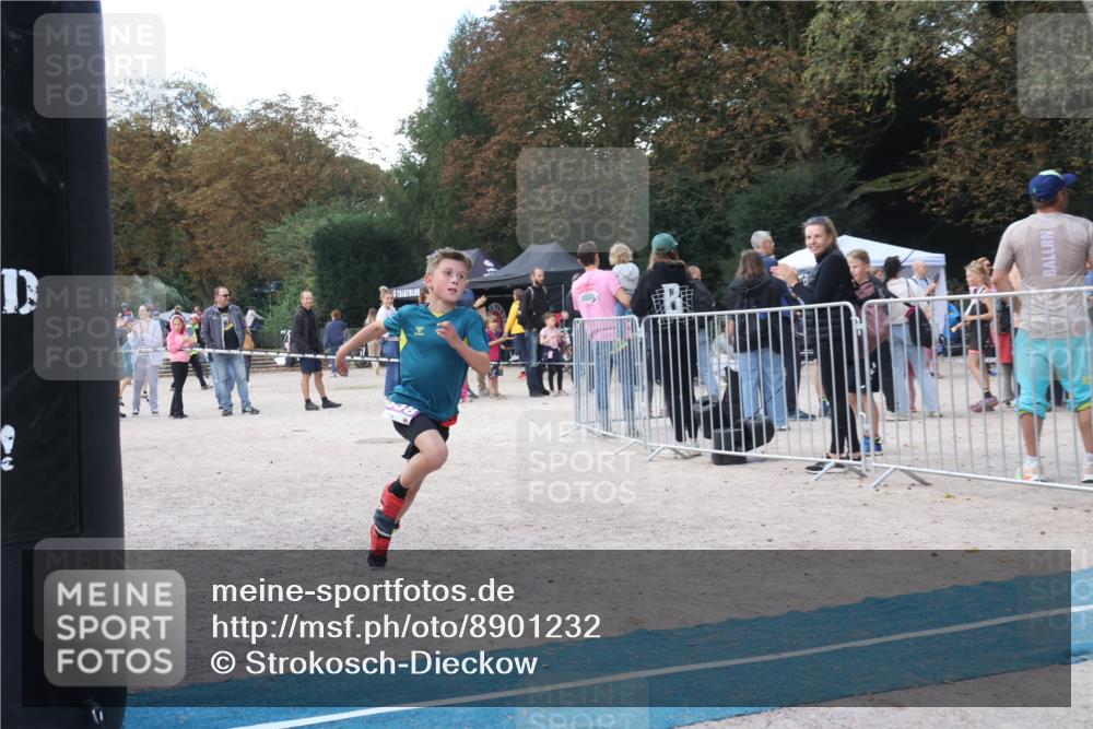 14.09.2025 - Stadtparktriathlon Strokosch-Dieckow http://msf.ph/oto/8901232 14.09.2025 15:02:15 Ziel 1842, 1847, 1858 meine-sportfotos.de